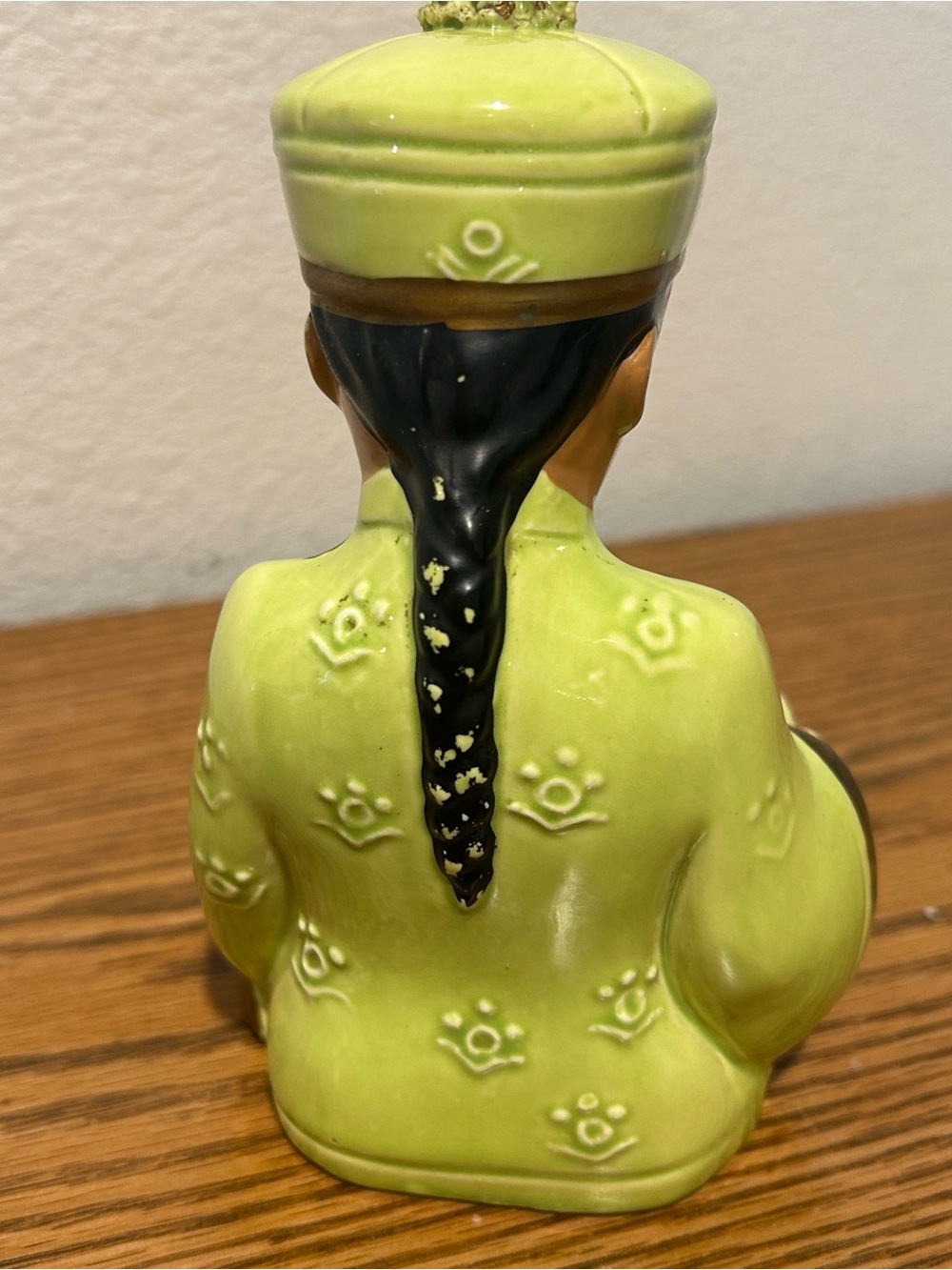 1950’s Glazed Ceramic Lime Green Asian Boy Reading - Picture 4 of 11